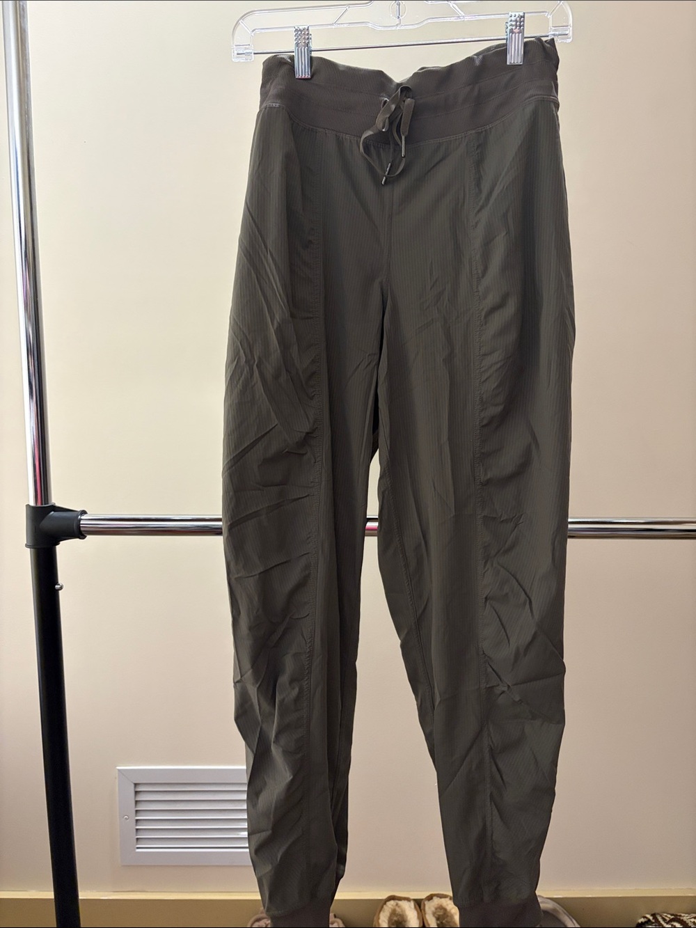 Woman’s  Olive Green Drawstring Tapered Pants